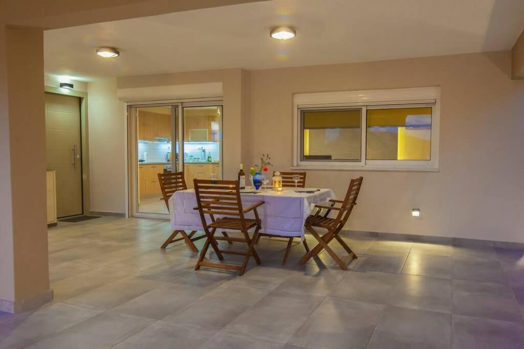House On The Beach Саламис Екстериор снимка
