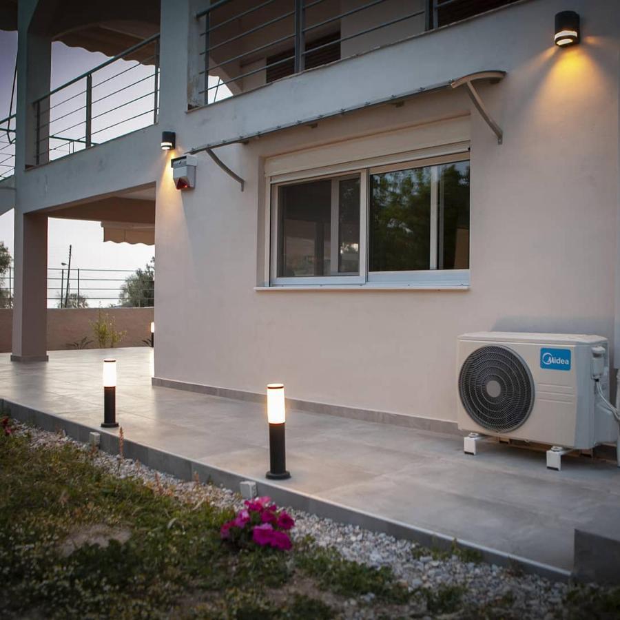 House On The Beach Саламис Екстериор снимка